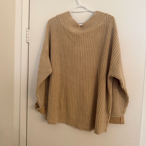 Aerie V-Neck Beige Knit Sweater - Picture 3 of 9